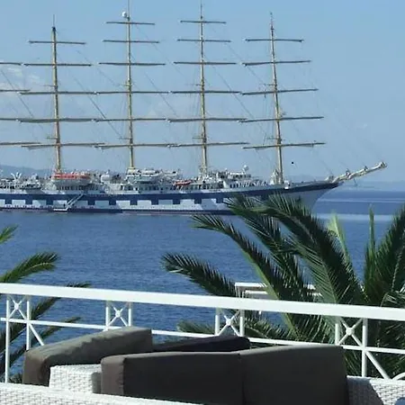 Royal Luxury For Queen And King Saranda